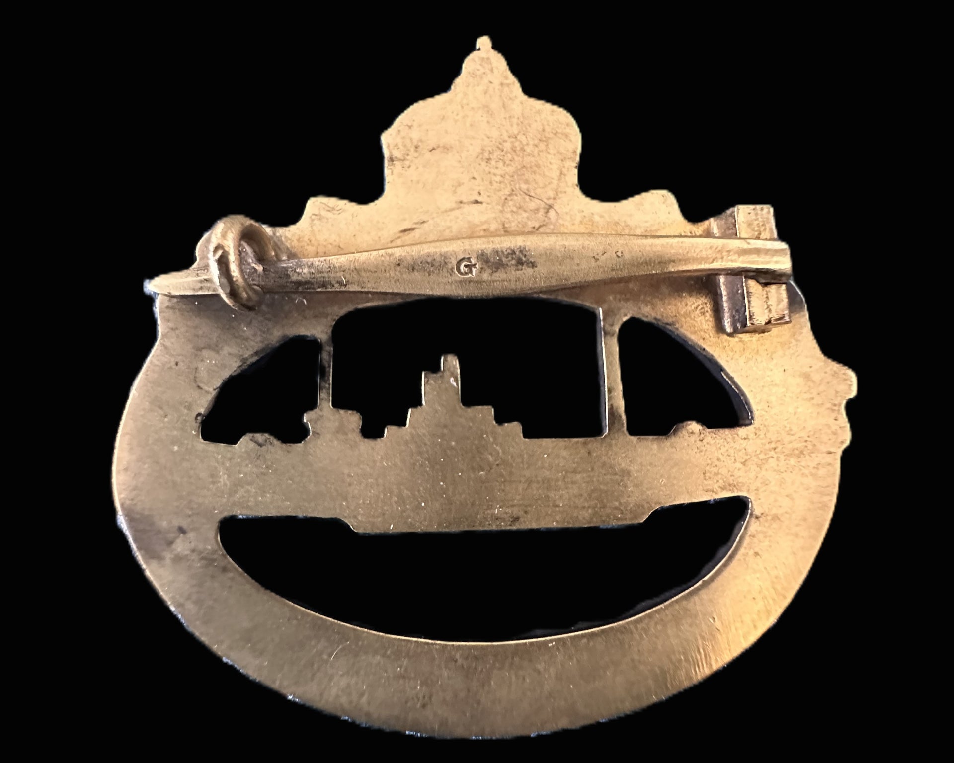 Imperial German U-Boat War Badge (U-Boots-Kriegsabzeichen) – WWI Era, “G” Marked Maker Variant