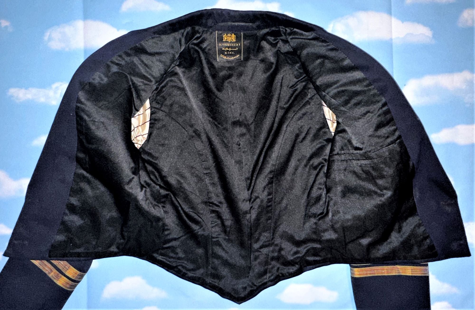 German Naval Dress Tunic for an Kapitän-leutnante - Derrittmeister Militaria Group