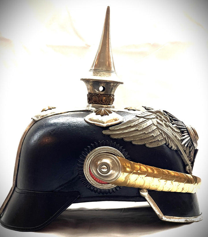 Prussia Pickelhaub / Spiked Helmet for an Reserve Officer in 2 Garde Dragoner Rgt - Derrittmeister Militaria