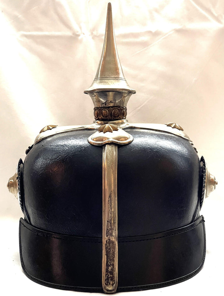 Prussia Pickelhaub / Spiked Helmet for an Reserve Officer in 2 Garde Dragoner Rgt - Derrittmeister Militaria