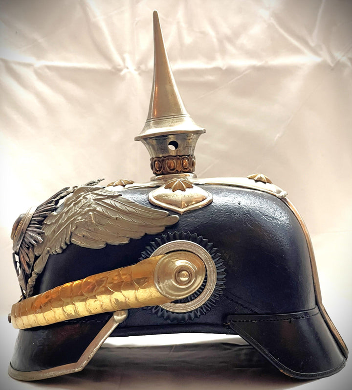 Prussia Pickelhaub / Spiked Helmet for an Reserve Officer in 2 Garde Dragoner Rgt - Derrittmeister Militaria