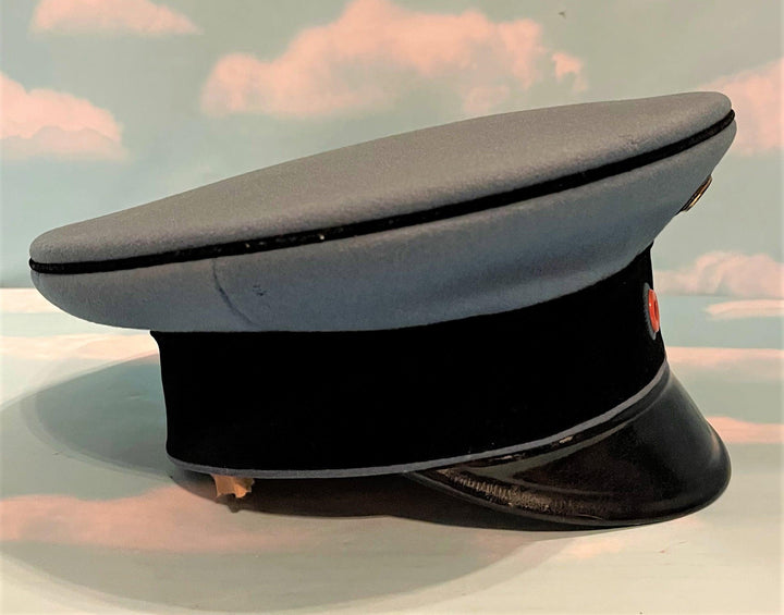 Oldenburg Schirmmutze for Officer who was a Graf in Dragoner Rgt Nr 19 - Derrittmeister Militaria