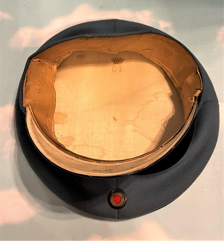 Oldenburg Schirmmutze for Officer who was a Graf in Dragoner Rgt Nr 19 - Derrittmeister Militaria