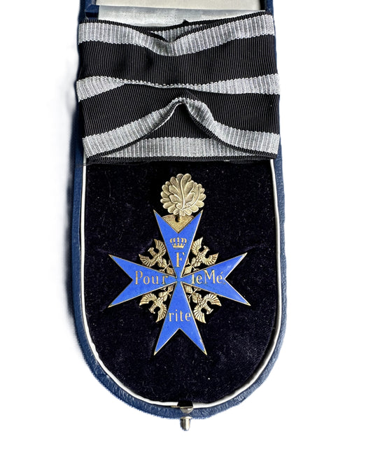 Orden Pour le Mérite with Oak Leaves – Original Presentation Case (Prussia)