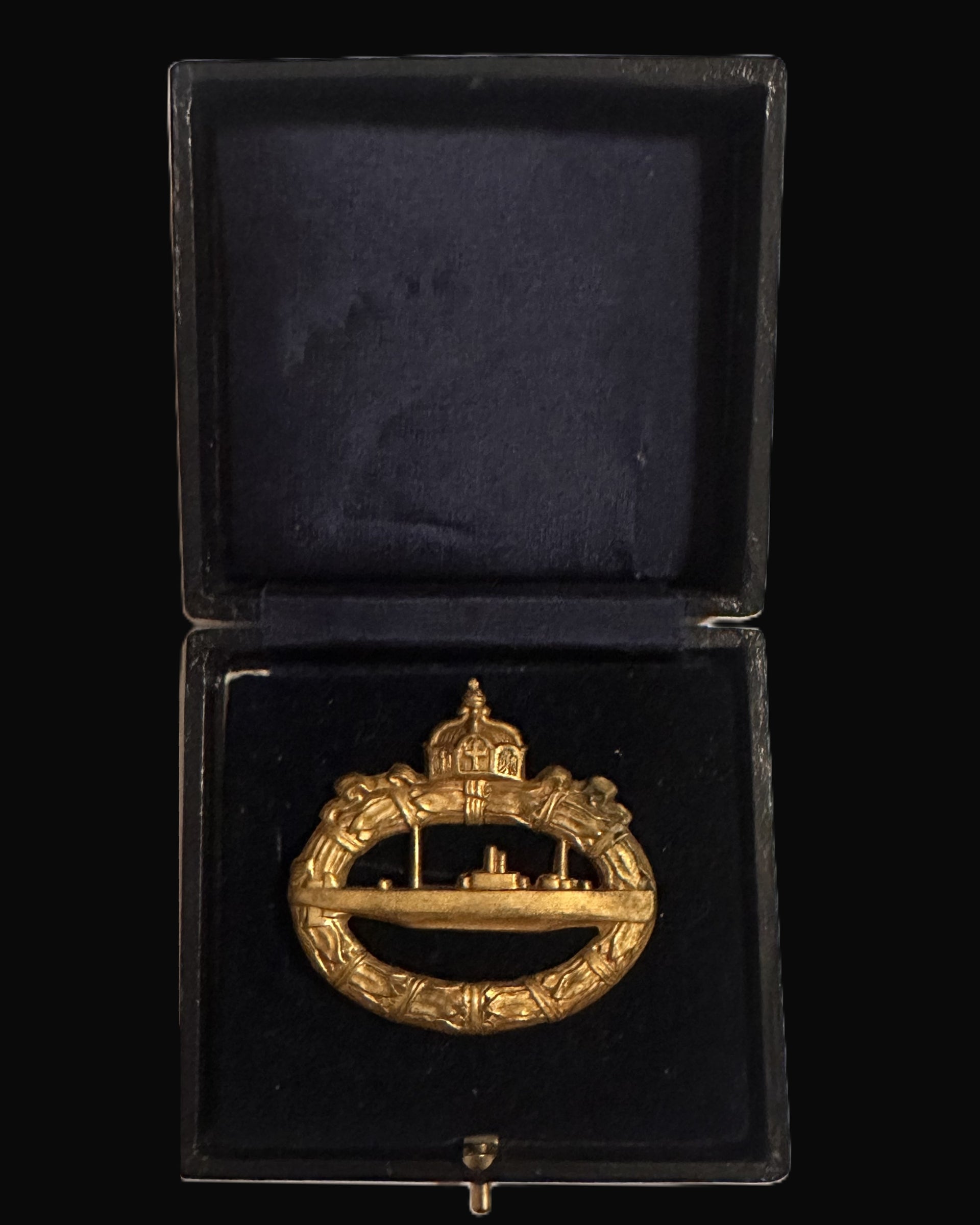 Imperial German U-Boat Badge In Case, Openwork Cutout Pattern (Unmarked)