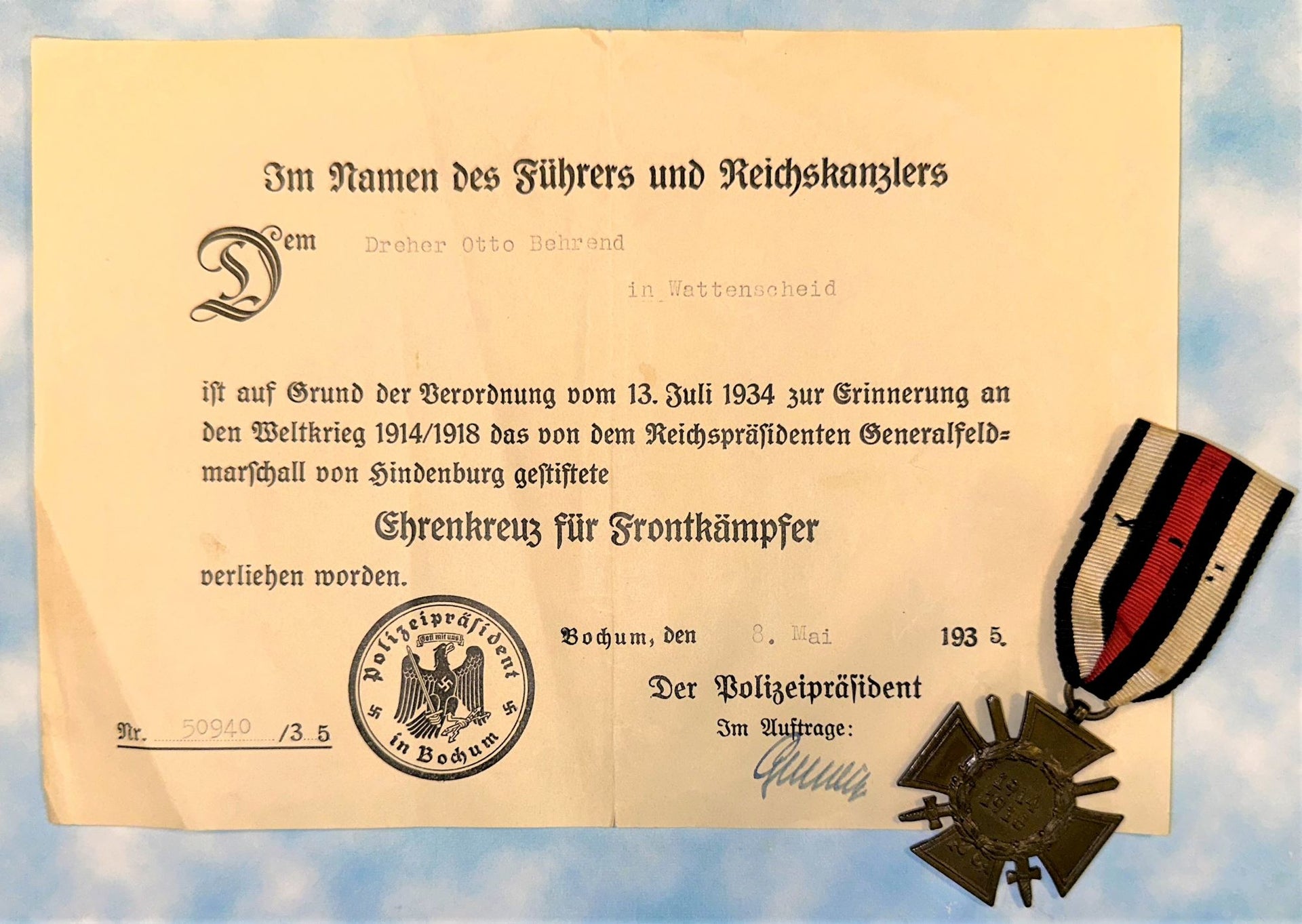 Ehrenkreuz des Weltkrieges - German World War I Honor Cross with Award Document - Derrittmeister Militaria Group