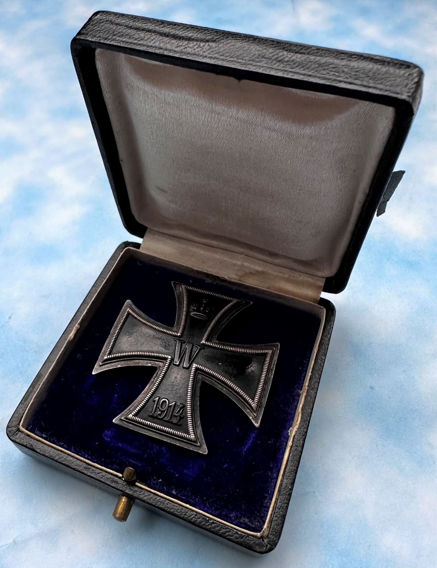 German 1914 Iron Cross 1st Class - Low Vaulted - .800 Silver - in the Original Presentation Case - Derrittmeister Militaria Group