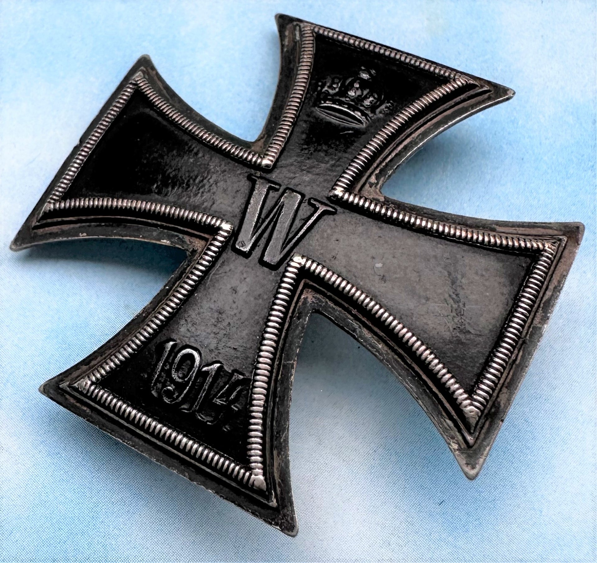 German 1914 Iron Cross 1st Class - Low Vaulted - .800 Silver - in the Original Presentation Case - Derrittmeister Militaria Group