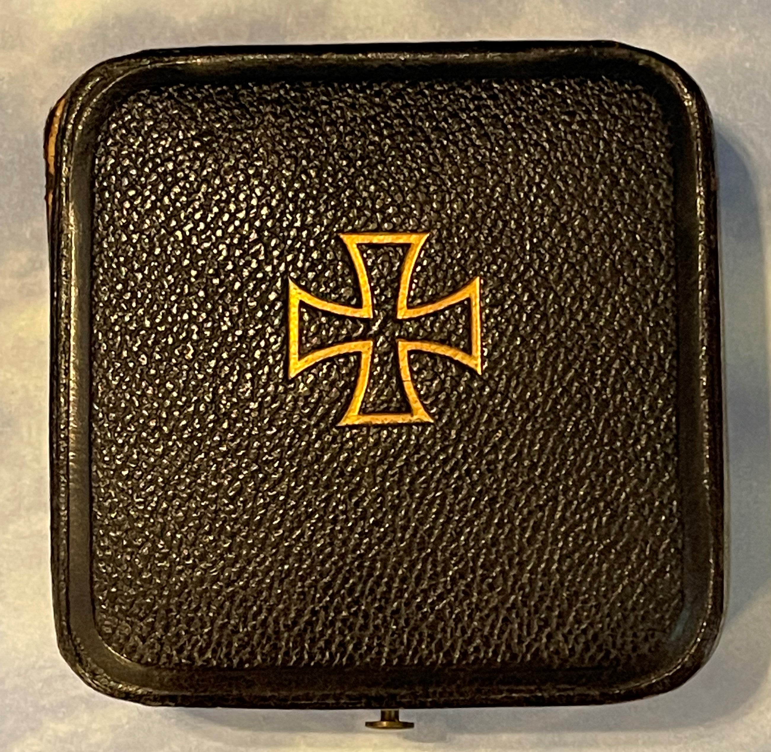 1914 Iron Cross 1st Class in Original Presentation Case and Cardboard Shipping Carton - Named to the Original Recipient - Derrittmeister Militaria Group