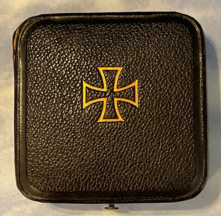 1914 Iron Cross 1st Class in Original Presentation Case and Cardboard Shipping Carton - Named to the Original Recipient - Derrittmeister Militaria Group