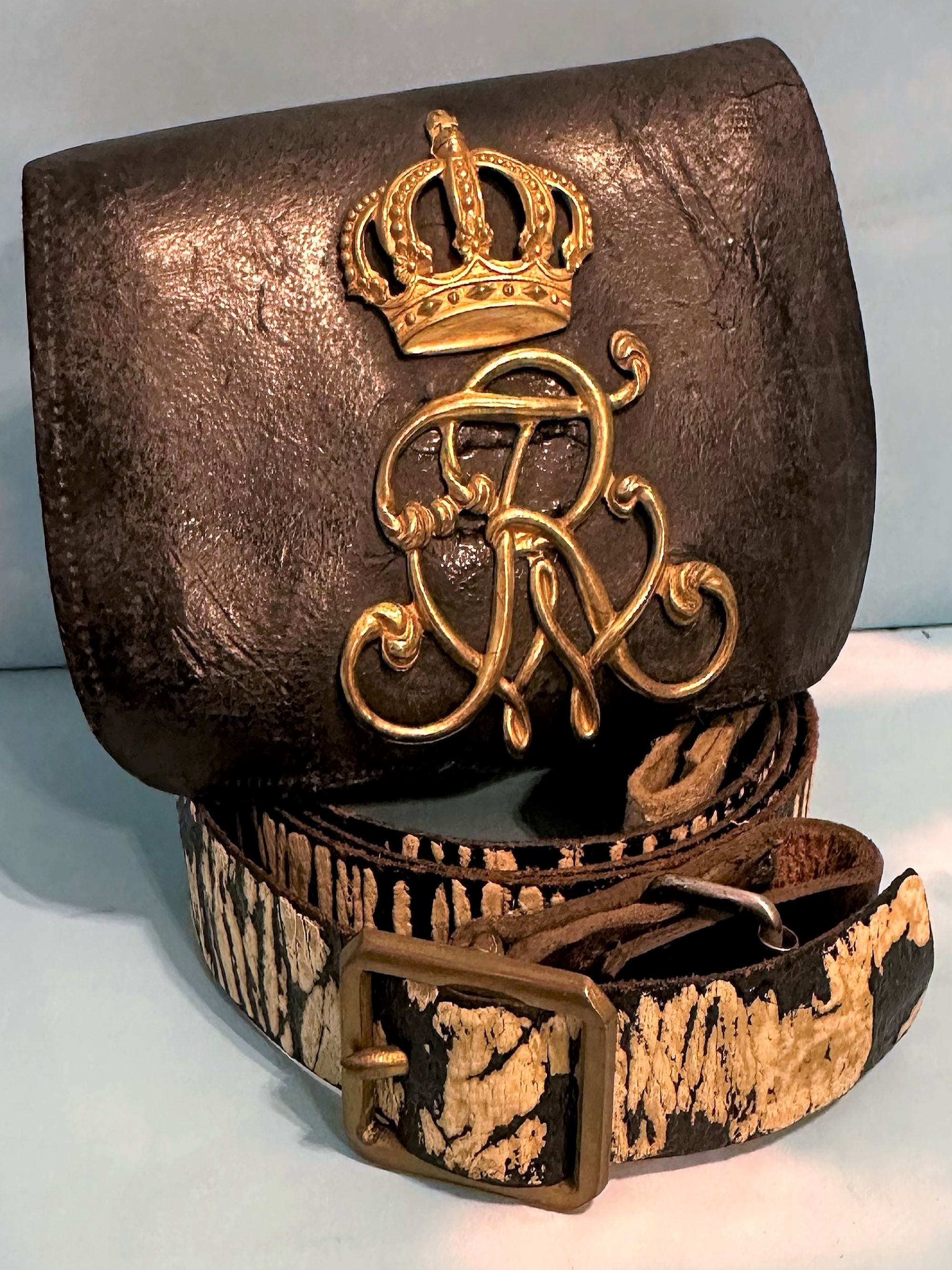 Prussian leather belt and cartridge box once worn by officers of the prestigious 1. Leib-Husaren-Regiment Nr 1 and 2. Leib-Husaren-Regiment Nr 2 - Derrittmeister Militaria Group