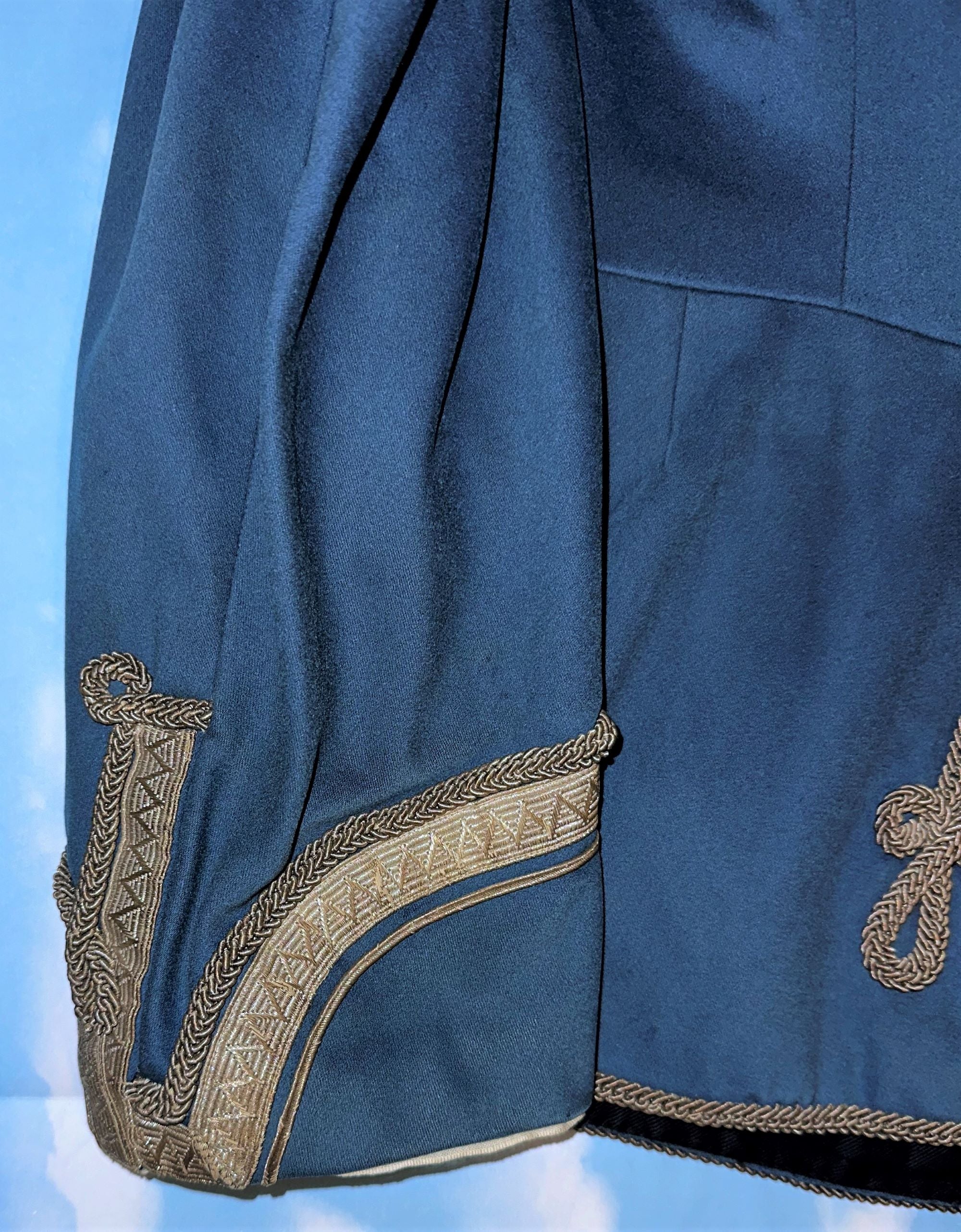 Saxon Parade Attila for Leutnant in Husaren Rgt 19 - Derrittmeister Militaria Group