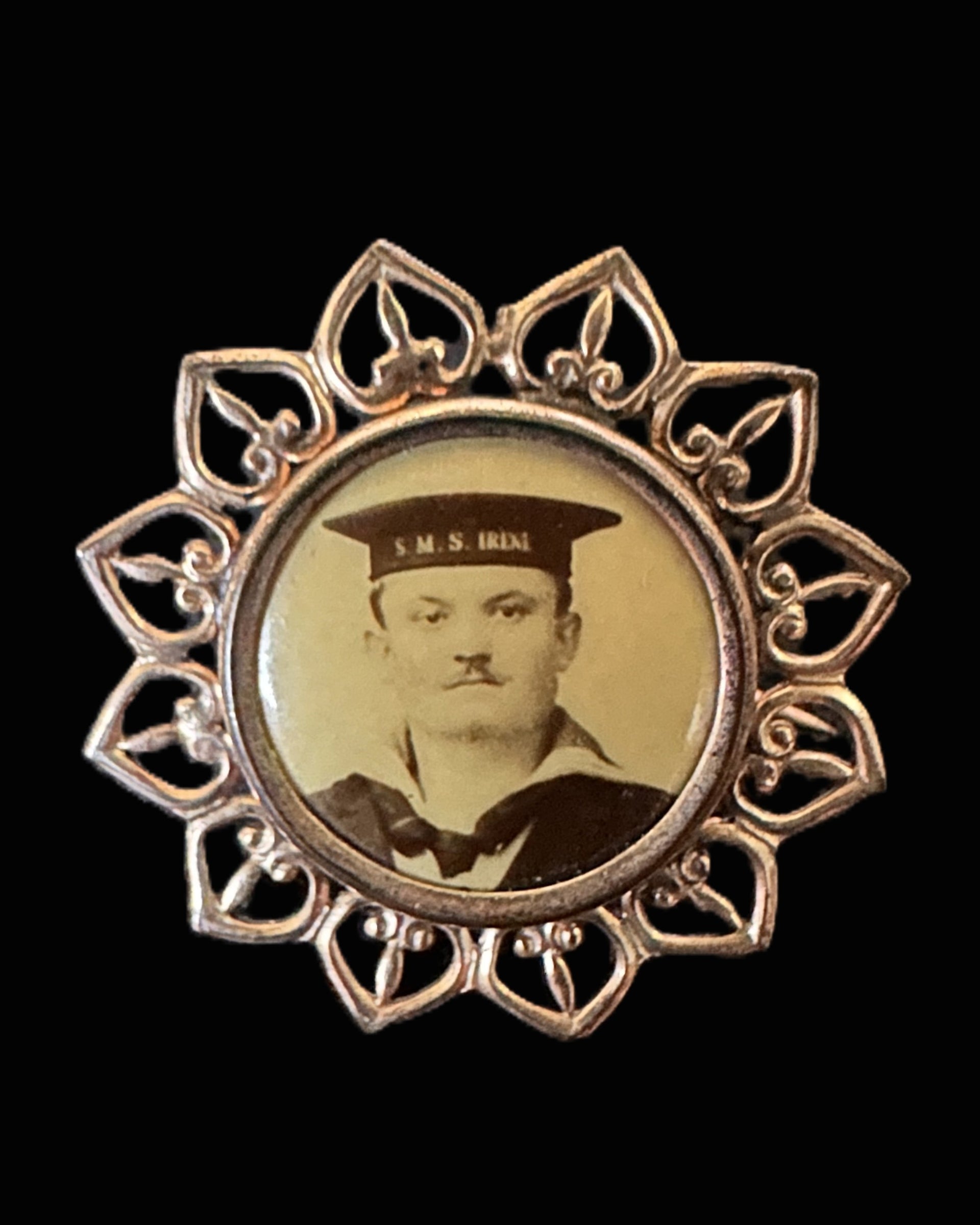 Imperial German Navy Portrait Brooch – Sailor of S.M.S. Iltis