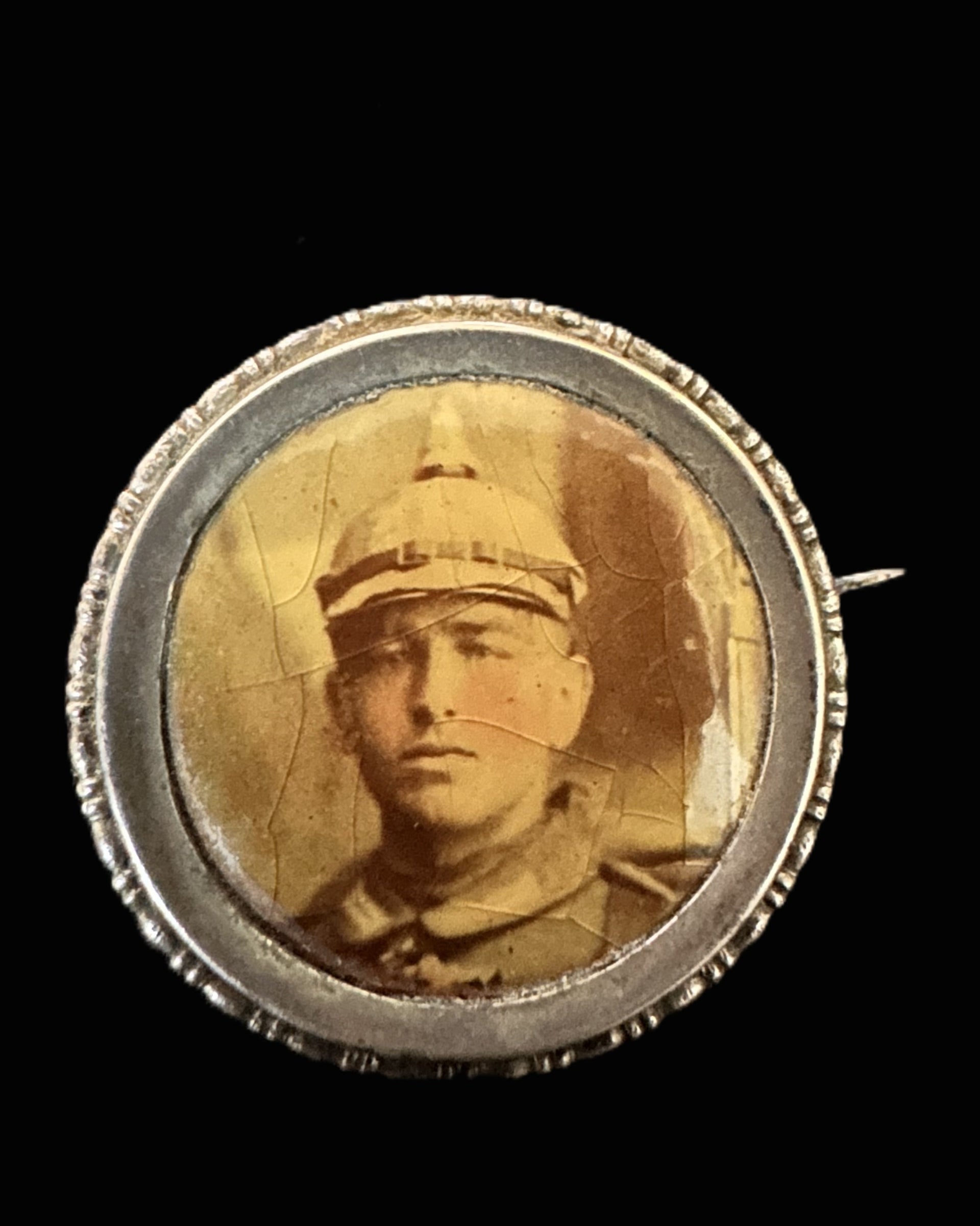 Imperial German Portrait Brooch with Pickelhaube-Wearing Soldier
