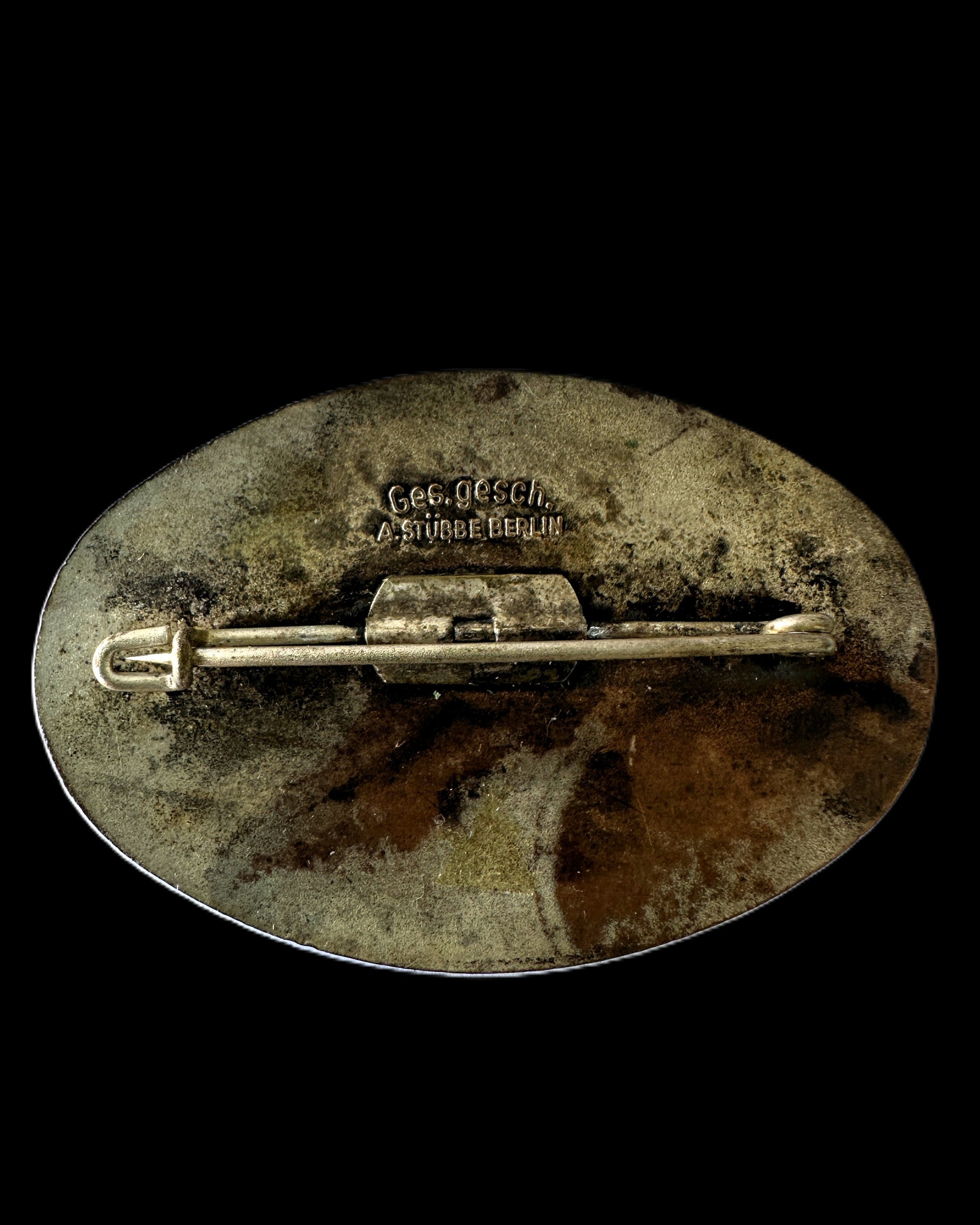 German 1935 Olympiahilfe Förderungsrennen Enamel Badge Stübbe Berlin Olympic