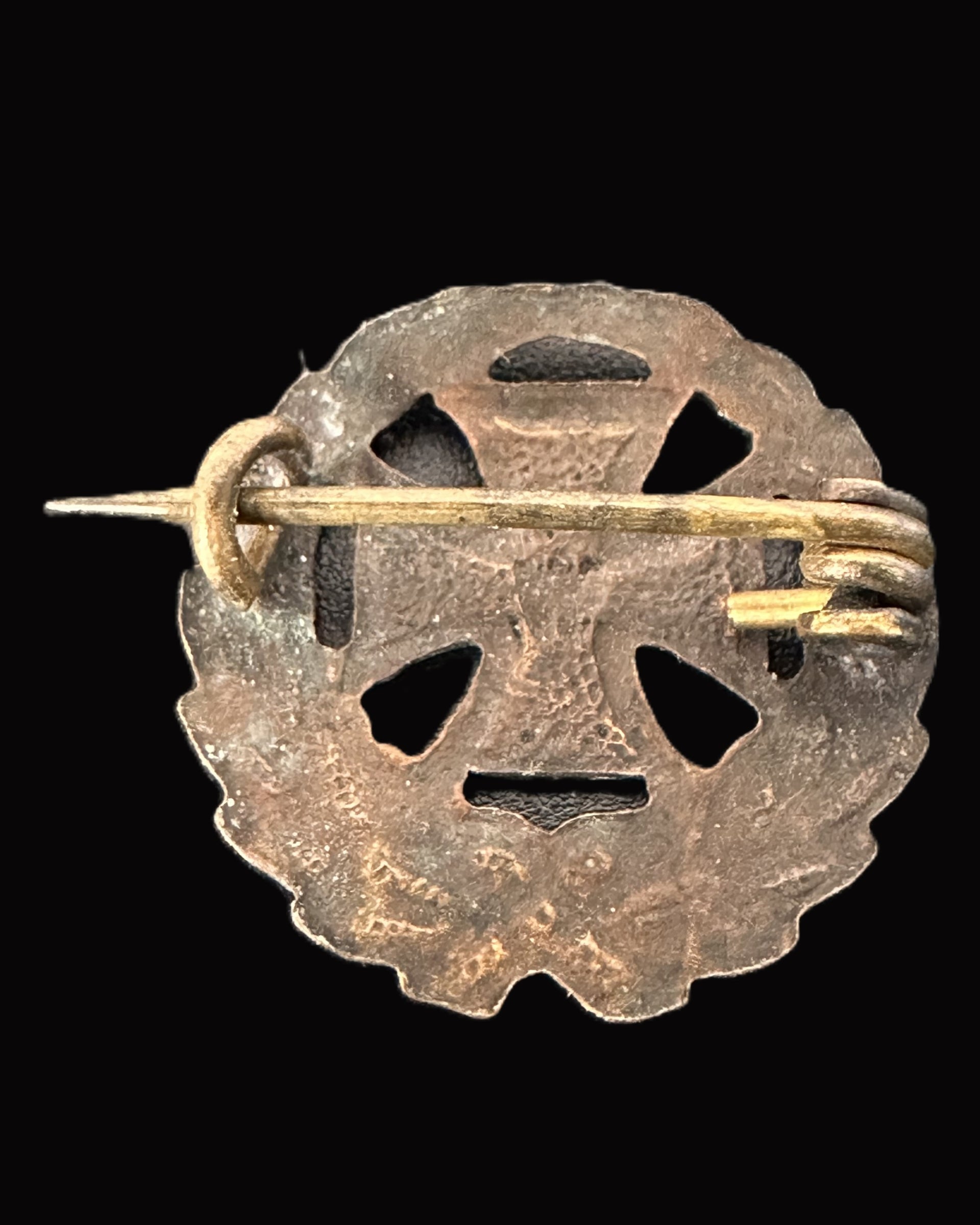 Imperial German Patriotic Brooch – Iron Cross &amp; Laurel Wreath Motif (Circa WWI)