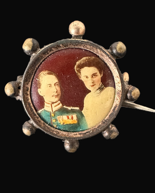 Imperial German Portrait Brooch – Officer &amp; Wife – Hand-Tinted Photo Pin