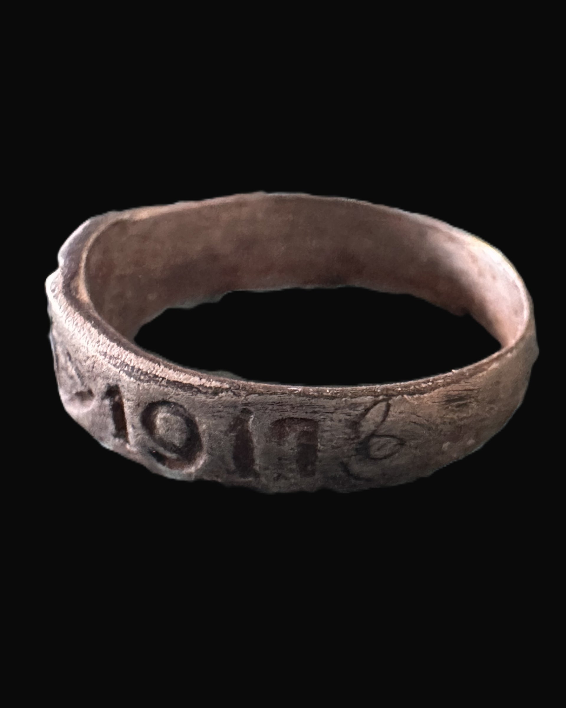 WWI Trench Art Ring – Hand-Carved “1914–1917” Brass Band
