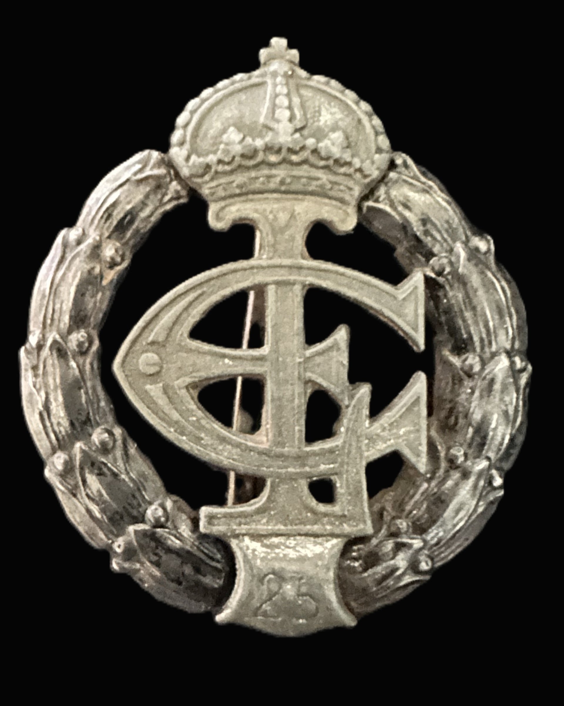 Imperial German Veterans’ Association 25-Year Membership Badge – Silvered Wreath with Crown and Interlaced Monogram