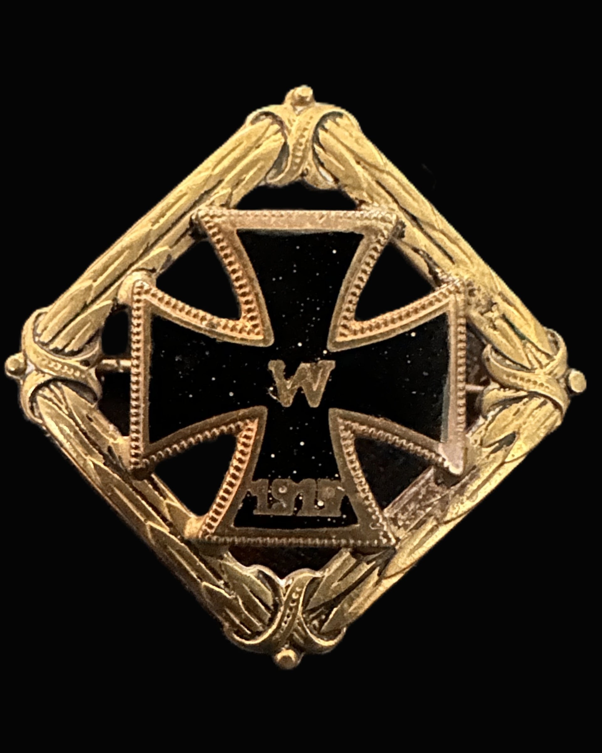 Imperial German WWI Iron Cross 1914 Brooch with Gilt Wreath