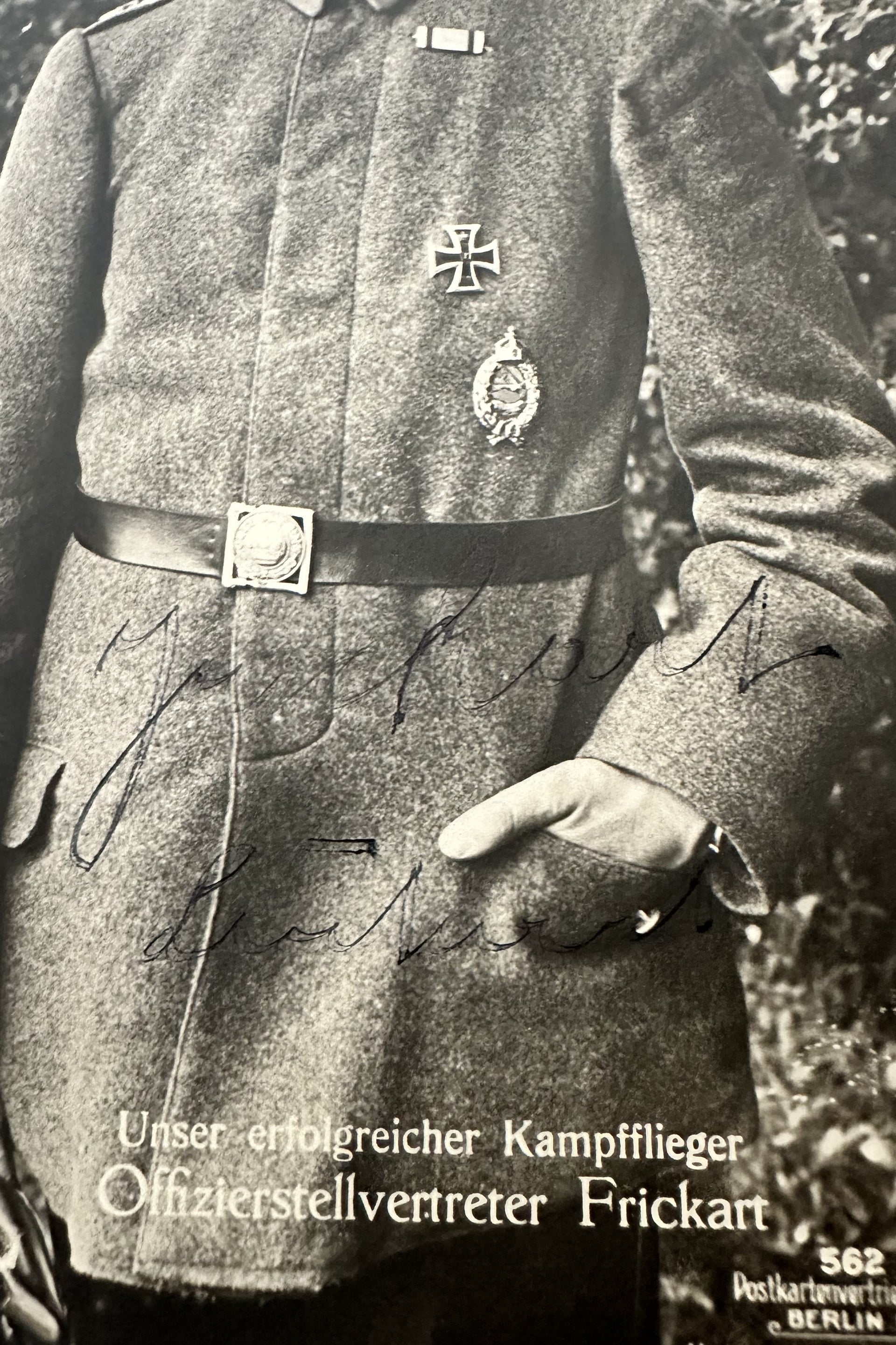 AUTOGRAPHED SANKE CARD NR 562 - OFFIZIERSTELLVERTRETER FRICKART - LATER LEUTNANT WILHELM FRICKART