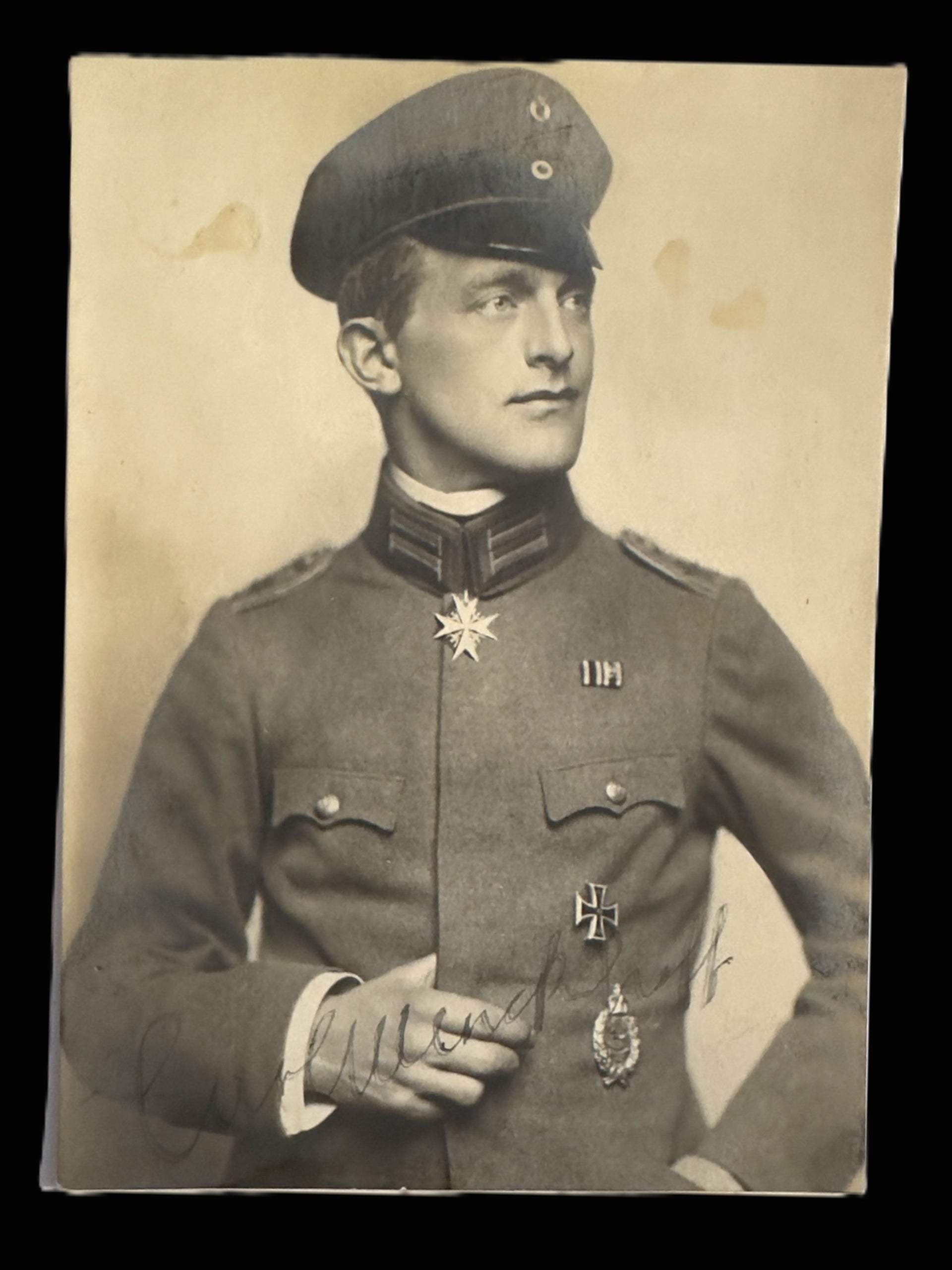 Imperial German WWI Signed Photo Postcard Ace Karl Menckhoff Pour le Merite