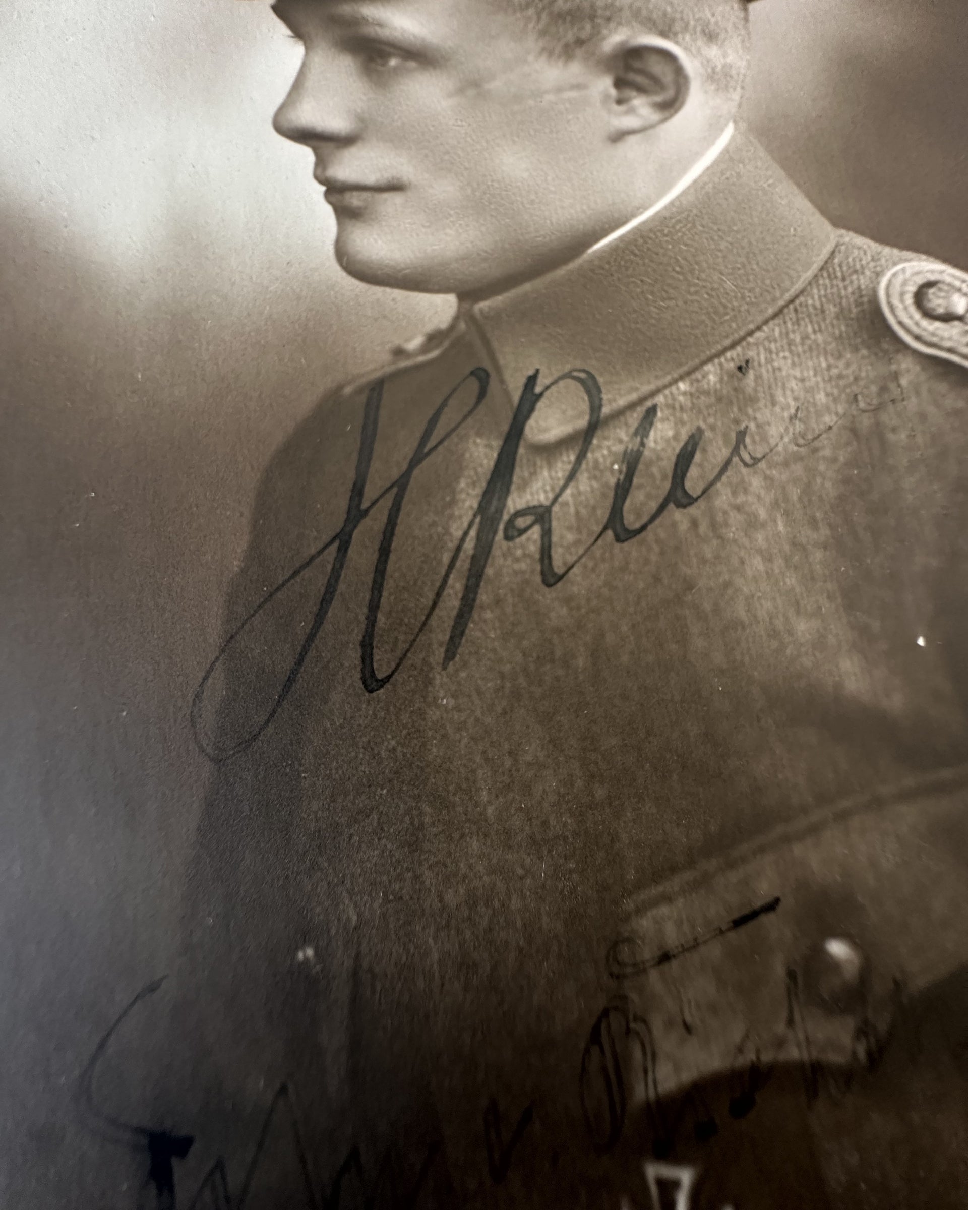 WWI Sanke Card No. 514 – Leutnant Klein, German Aviator – Autographed