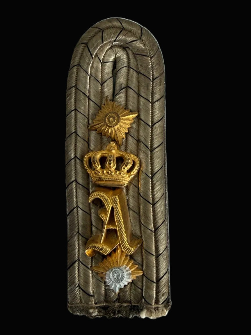Imperial German Oldenburg Dragoon Regiment 19 Hauptmann Shoulder Board Cypher