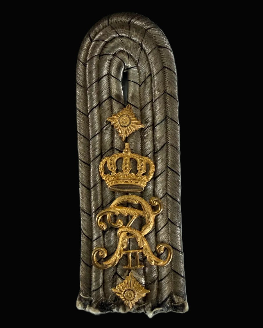 Imperial German Grenadier Regiment 4 Hauptmann Shoulder Board Crowned Cypher