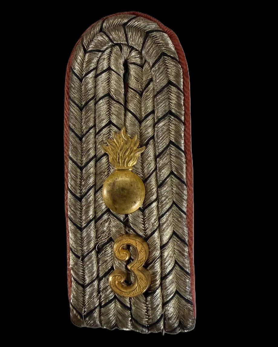 Imperial German Foot Artillery Regiment 3 Leutnant Shoulder Board Grenade