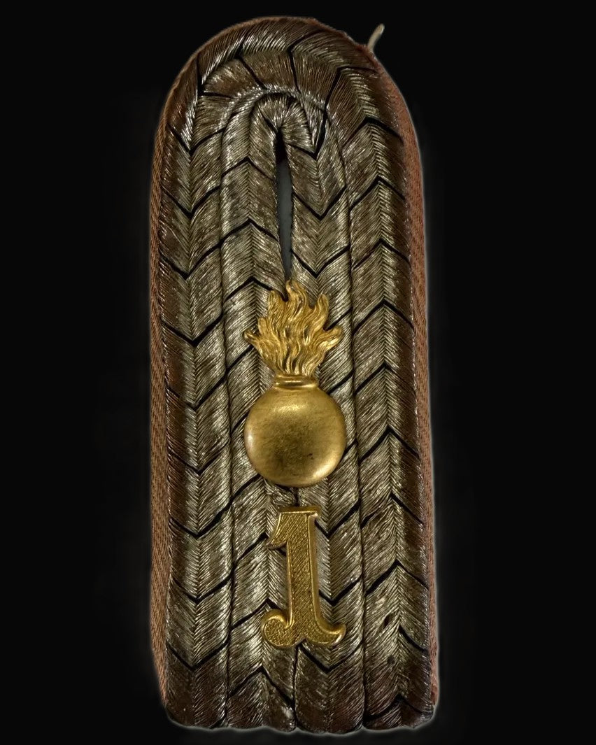 Imperial German Foot Artillery Regiment 1 Leutnant Shoulder Board Grenade