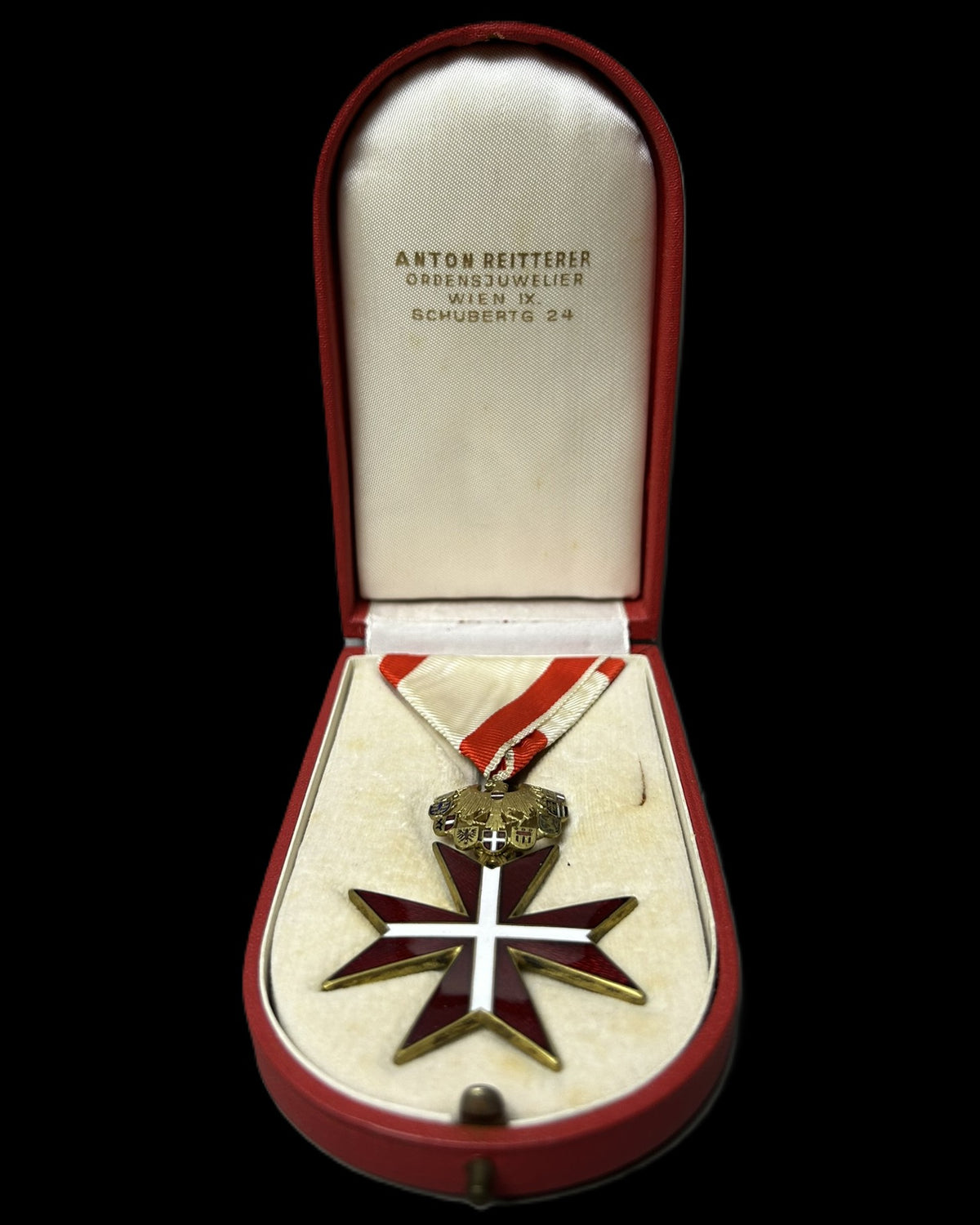 Austria Golden Decoration of Honour 2nd Model with Case and Miniatures