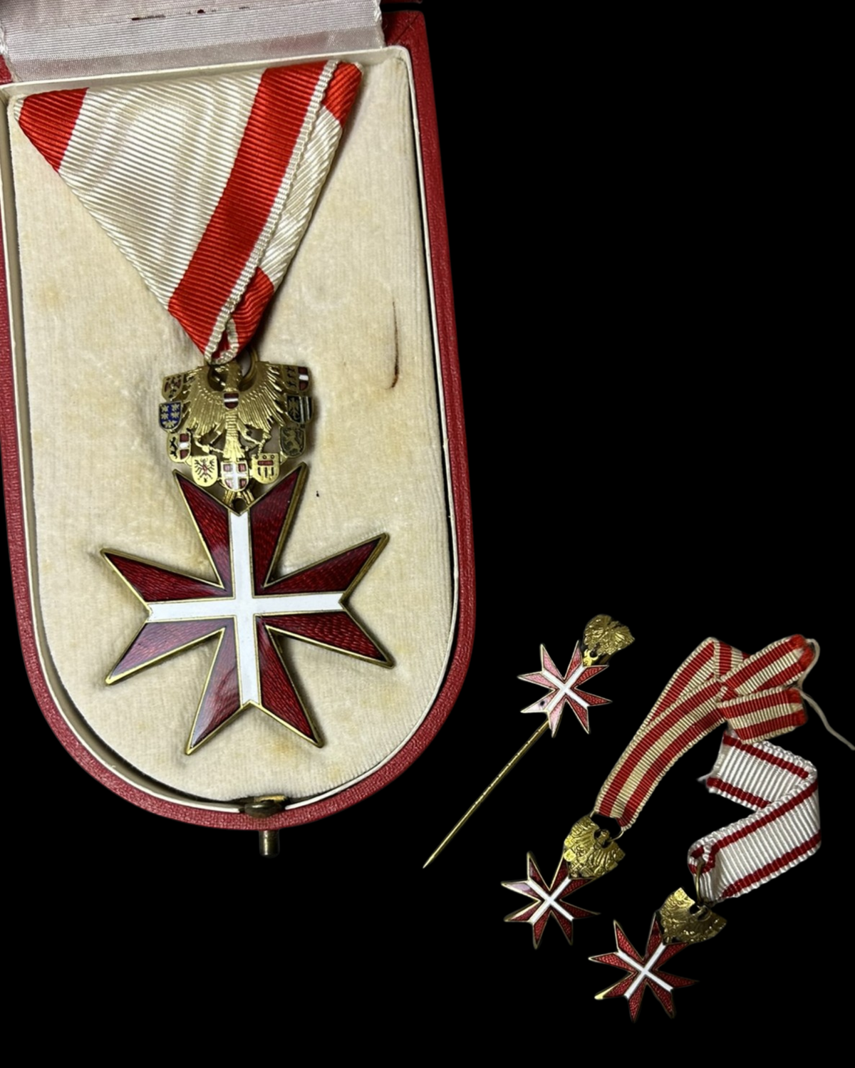Austria Golden Decoration of Honour 2nd Model with Case and Miniatures