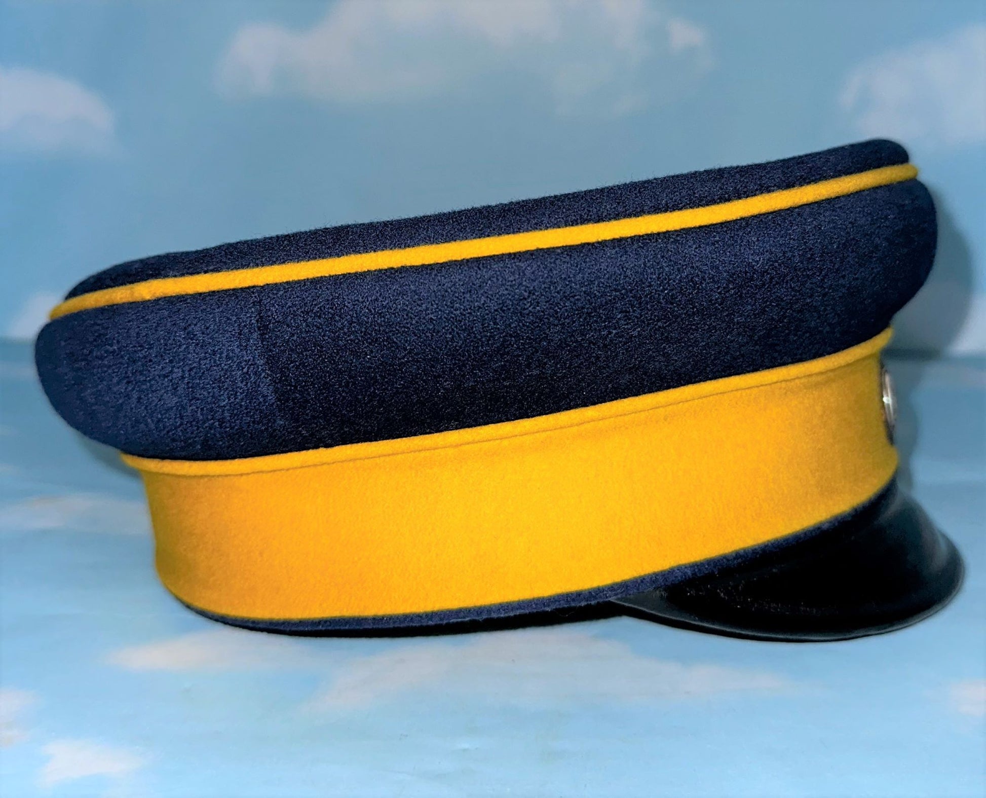 Prussian Schirmütze / Visor Cap for reserve Officer in 3. Garde-Ulanen-Regiment - Derrittmeister Militaria Group