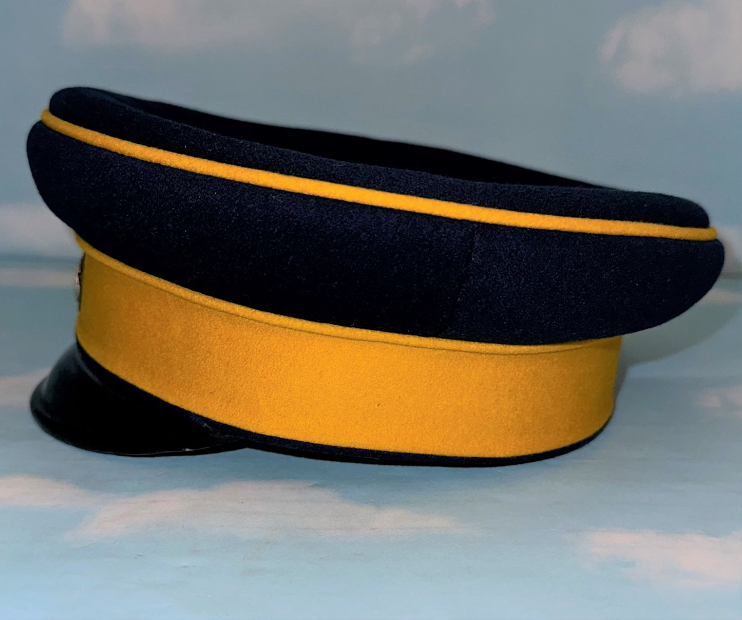 Prussian Schirmütze / Visor Cap for reserve Officer in 3. Garde-Ulanen-Regiment - Derrittmeister Militaria Group